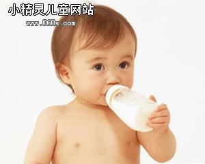 吃蔬菜、喝水 能缓解宝宝便秘