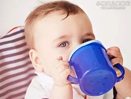夏季 关于宝宝喝水的正确方式