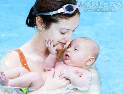 宝宝游泳的最佳时间 妈妈你做对了吗
