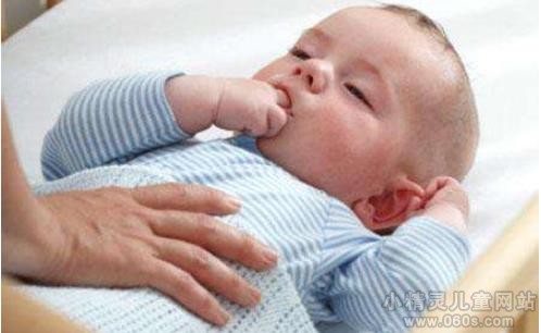 宝宝腹胀是怎么回事 宝宝腹胀有什么症状