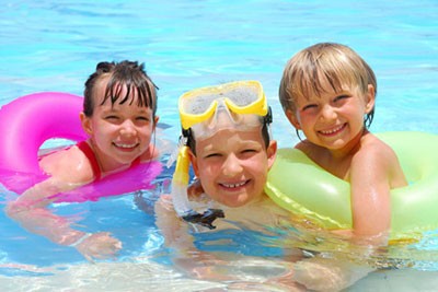 学会哪些游泳的安全知识预防孩子溺水